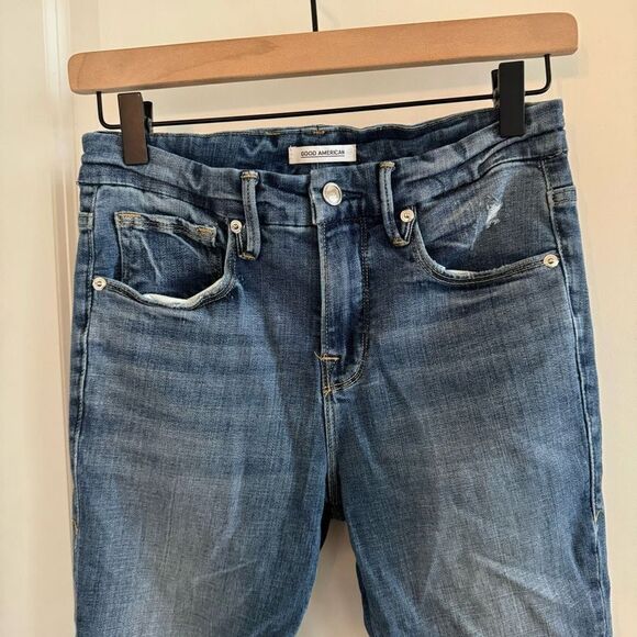 Good American Good Legs Crop Jeans - Picture 6 of 10
